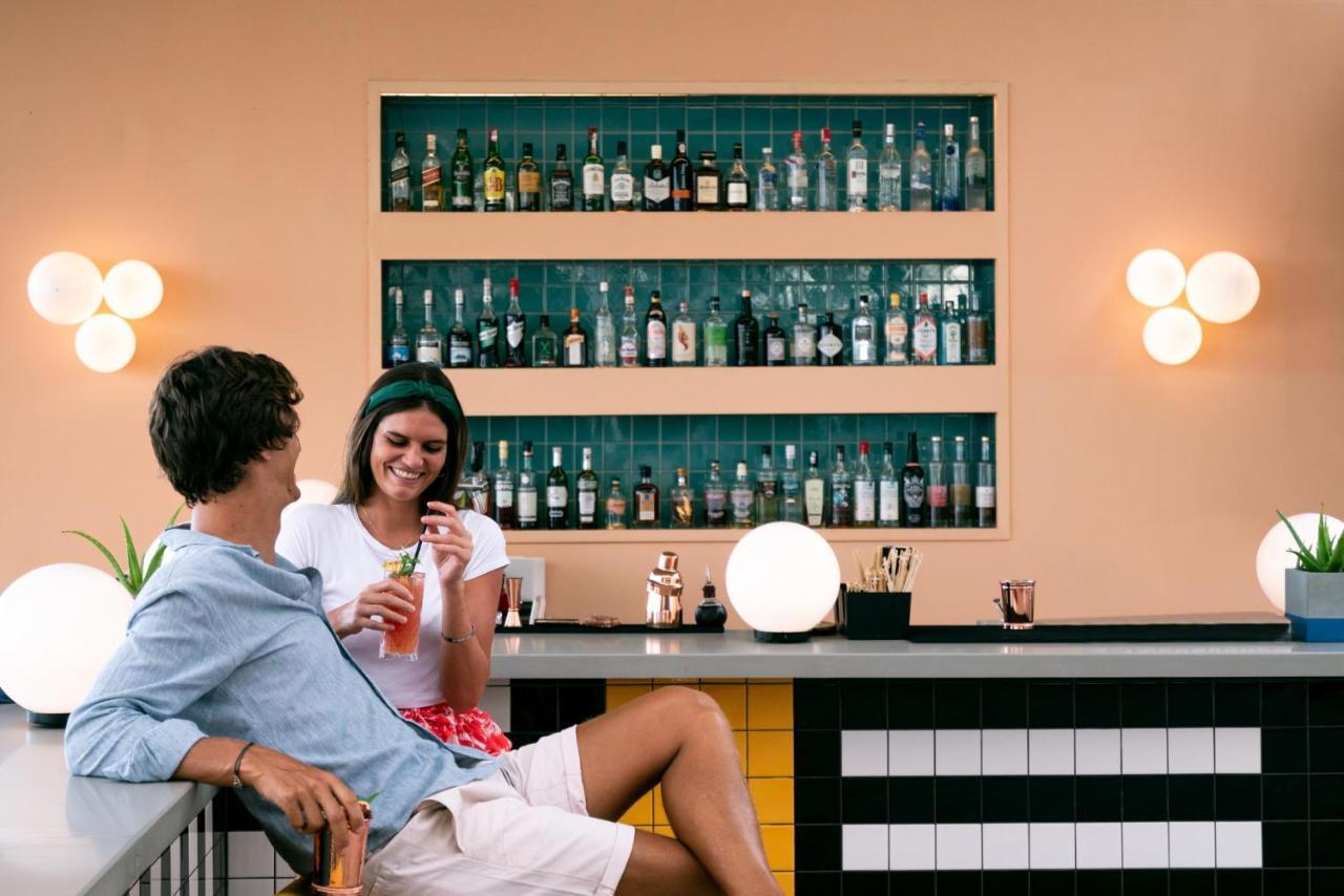 Salt Of Palmar, An Adult-Only Boutique Hotel Belle Mare Exterior foto The bar at the Hotel